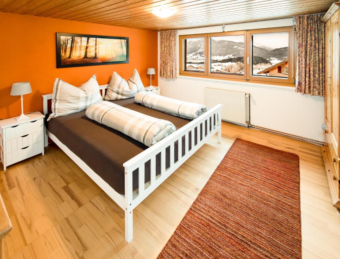Ferienhaus Bergblick Schwarzenberg im Bregenzerwald Pokoj fotografie